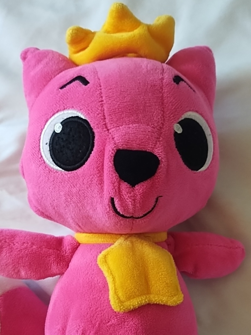 Pink Fong Medium Singing Plush - Picture 2 of 5